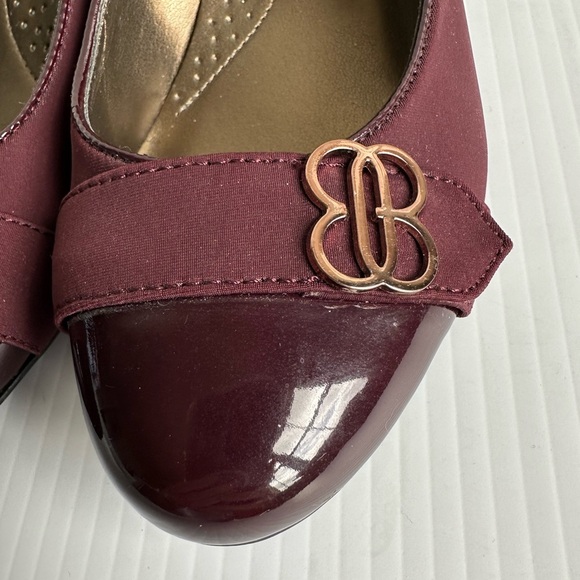 Bandolino Burgundy Wedge Size 8 Office Business Work Wear Internship - Picture 3 of 11